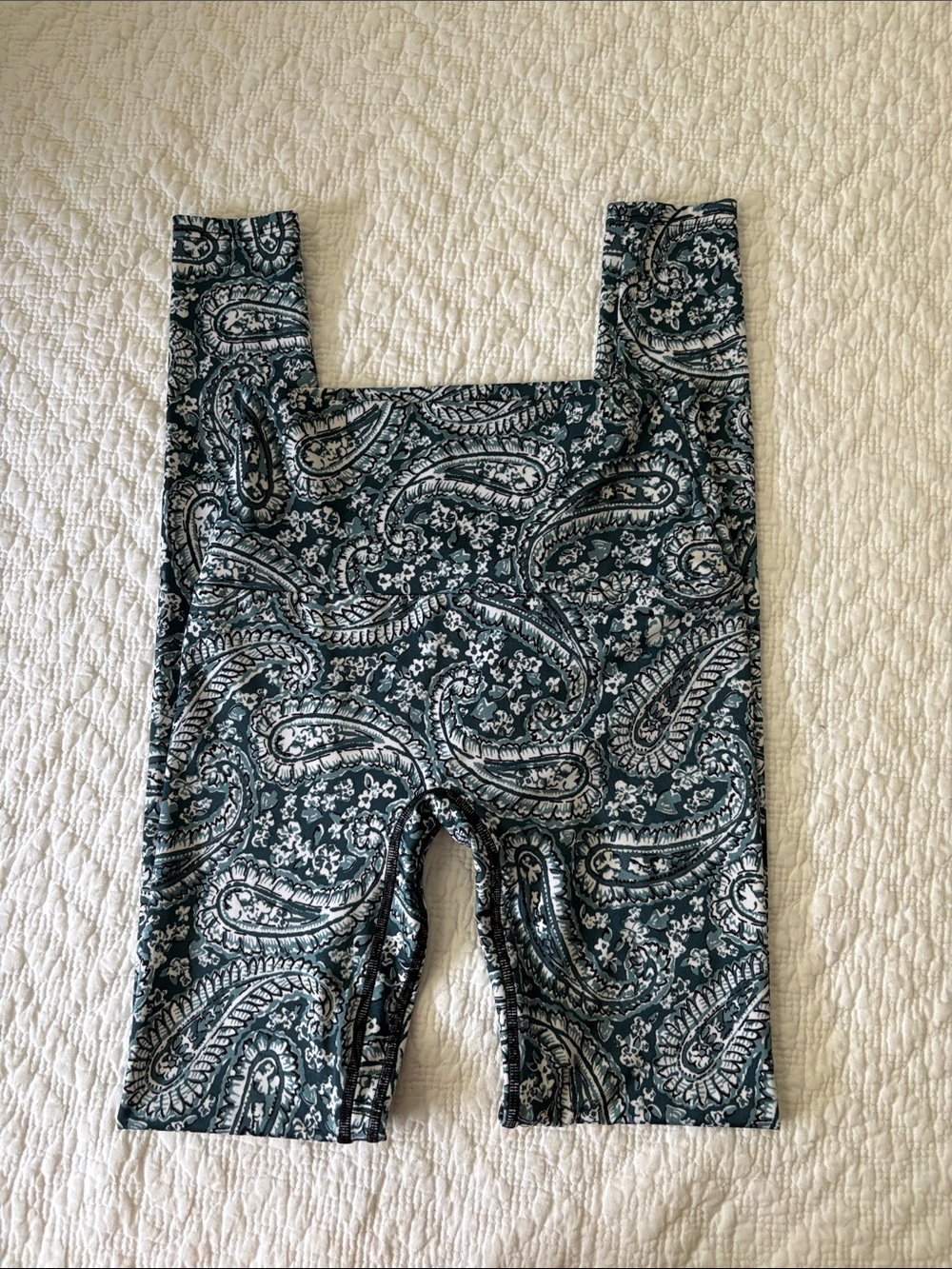 K-DEER teal green and white paisley leggings size M. Great shape!